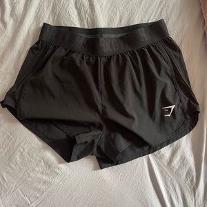 GYMSHARK MED SHORTS